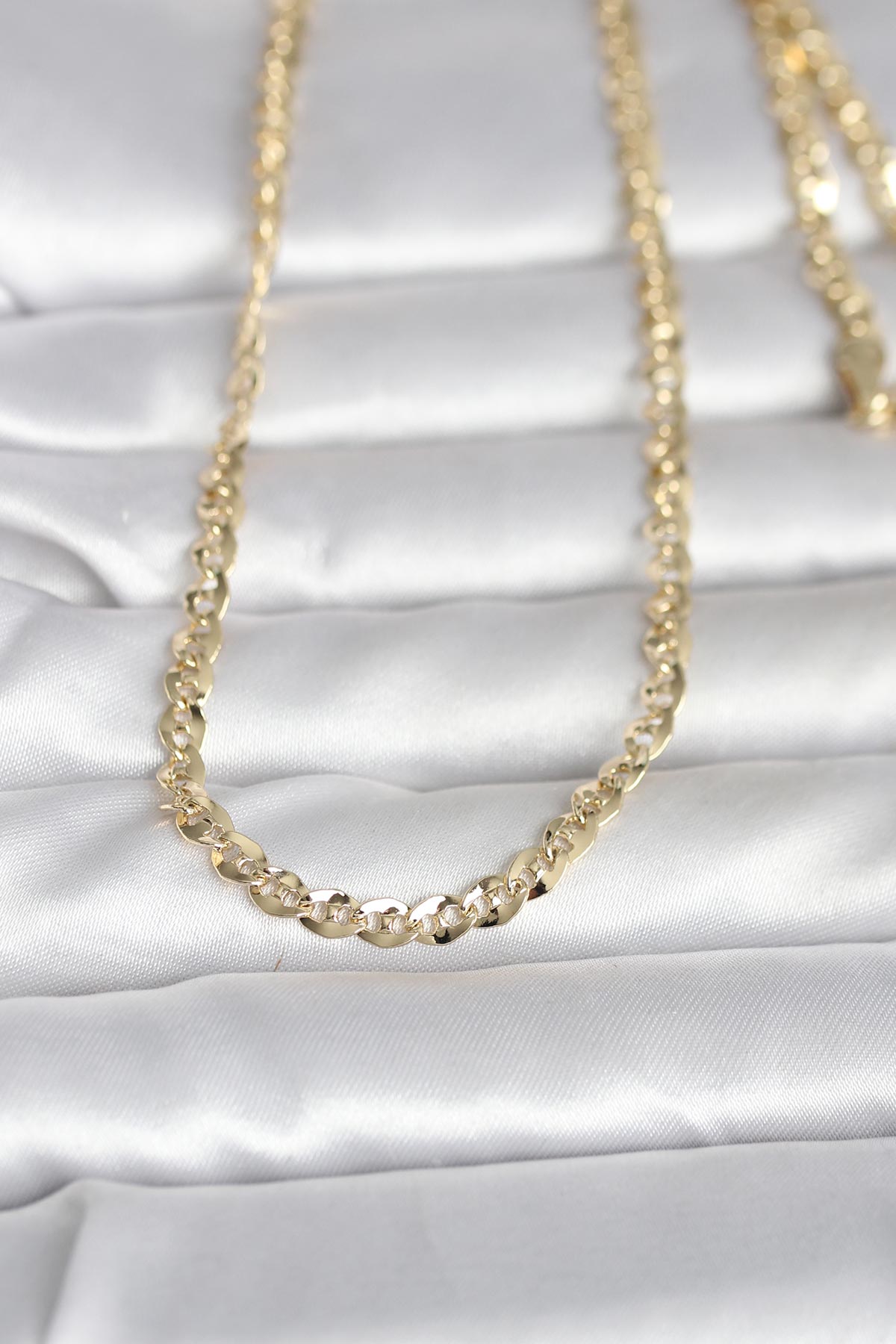 14K Gold Renk Yassı Oval Zincirli Model 60 Kadın Kolye