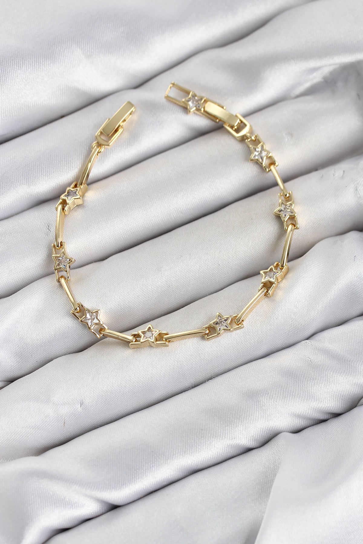 Gold Renk Yıldız Model Zirkon Taşlı Pirinç Kadın Bileklik