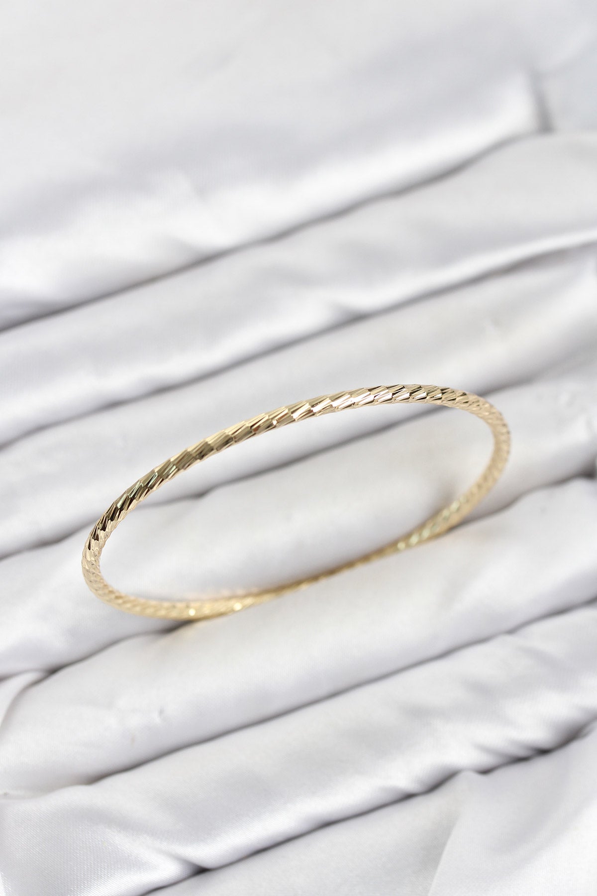 Gold Renk Lazer Kesim Model 65 mm Bilezik